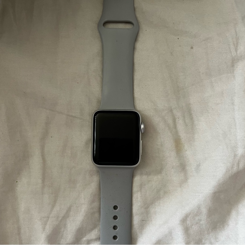 silver apple watch series 3